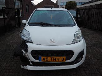 Peugeot 107 1.0 Active Automaat picture 2