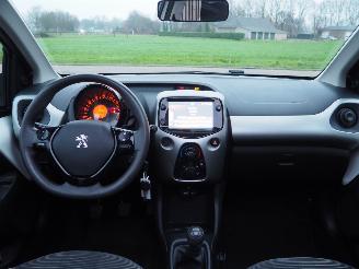 Peugeot 108 1.0 E-VTi Active Top! picture 11