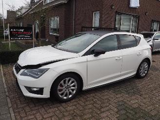 Vaurioauto  passenger cars Seat Leon 1.4 TSI ACT FR Dyn. 2015/5