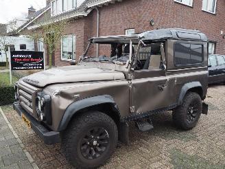krockskadad bil bedrijf Landrover Defender 2.4 TD HT 90 Rough 2011/9