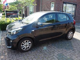 Vaurioauto  passenger cars Kia Picanto 1.0 MPi DynamicLine 2020/2