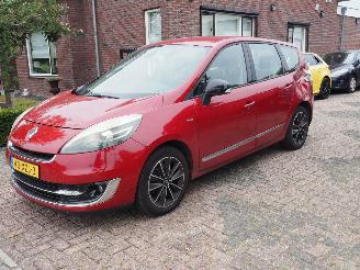 skadebil auto Renault Grand-scenic 1.4 Tce bose 2012/9