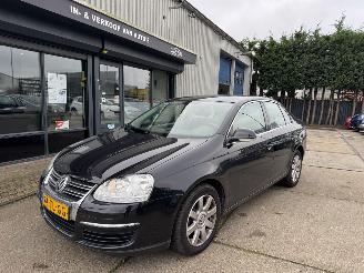 škoda osobní automobily Volkswagen Jetta 1.6 FSI 85KW AIRCO 2006/10