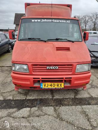 skadebil auto Iveco Daily 2.5 td 1990/11
