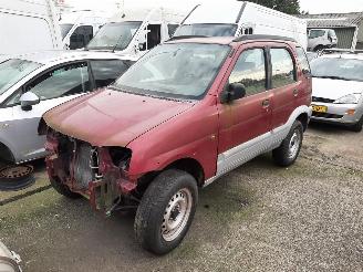 Coche siniestrado Daihatsu Terios SX 4WD 2000/1
