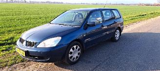 uszkodzony samochody osobowe Mitsubishi Lancer 1.6 16v Wagon 2007/10