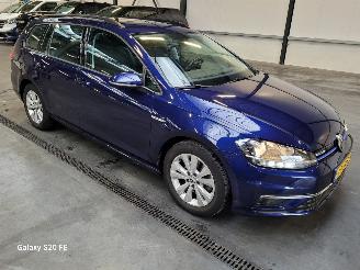 Schadeauto Volkswagen Golf Variant 1.5 TSi 96-KW 6-Bak Comfortline 2019/2