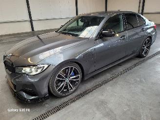 damaged passenger cars BMW 3-serie 330e Limo 215-KW Automaat M-SPORT 2021/1