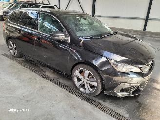 Vaurioauto  passenger cars Peugeot 308 SW 1.5 HDi 96-KW Automaat GT-Line Panoramadak 2019/6