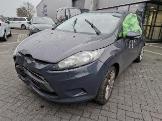 Salvage car Ford Fiesta 1.25 Ghia 2012/2