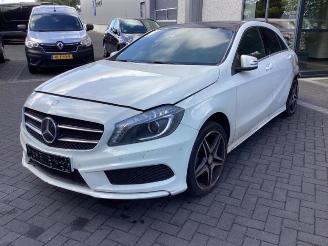 Coche siniestrado Mercedes A-klasse A (W176), Hatchback, 2012 / 2018 1.6 A-200 16V 2012/12