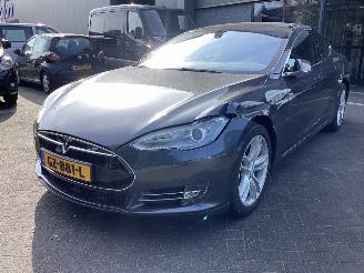 Coche accidentado Tesla Model S 85D Base 2015/9