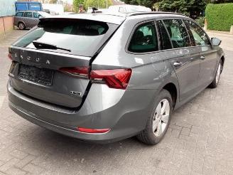 Skoda Octavia Octavia Combi (NXAC), Combi 5-drs, 2019 1.0 TSI e-TEC 12V picture 5