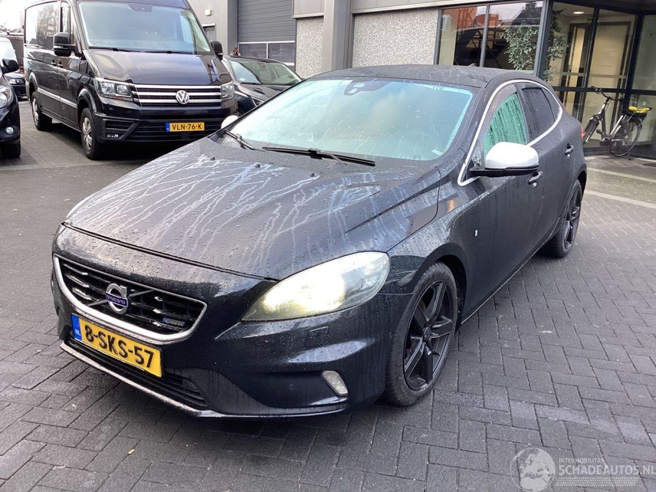 Volvo V-40 1.6 D2