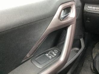 Peugeot 2008 1.2 VTi Pure Tech picture 15