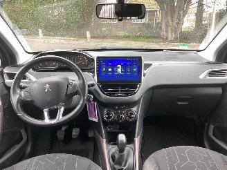 Peugeot 2008 1.2 VTi Pure Tech picture 9