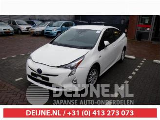 Coche siniestrado Toyota Prius Prius (ZVW5), Hatchback, 2015 / 2022 1.8 16V Hybrid 2016