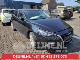 Salvage car Mazda 3 3 (BM/BN), Hatchback, 2013 / 2019 2.2 SkyActiv-D 150 16V 2015/10