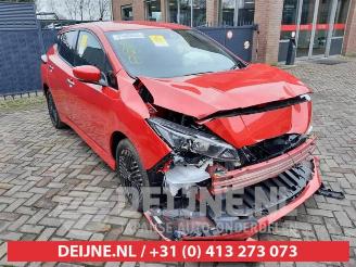 Vrakbiler auto Nissan Leaf Leaf (ZE1), Hatchback, 2017 39/40kWh 2023/2
