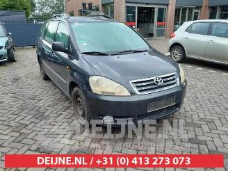 Coche siniestrado Toyota Avensis-verso Avensis Verso (M20), MPV, 2001 / 2005 2.0 16V VVT-i D-4 2002/4