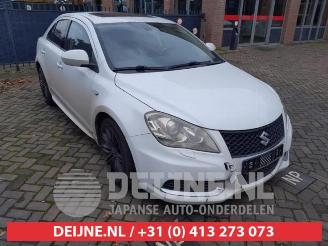 Coche siniestrado Suzuki Kizashi Kizashi (FRE/FRF), Sedan, 2010 / 2015 2.4 16V 4x4 2012/2