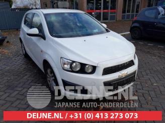 Coche siniestrado Chevrolet Aveo Aveo (300), Hatchback, 2006 / 2015 1.3 D 16V 2012/1