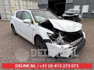 Coche siniestrado Lexus Ct CT 200h, Hatchback, 2010 1.8 16V 2014/11