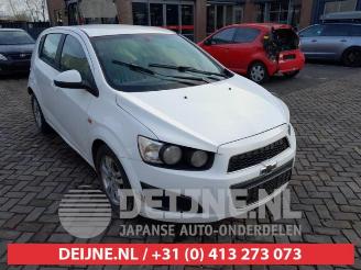 Coche siniestrado Chevrolet Aveo Aveo, Hatchback, 2011 / 2015 1.4 16V 2011/4