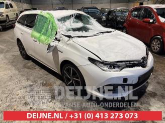 Salvage car Toyota Auris Touring Sports Auris Touring Sports (E18), Combi, 2013 / 2018 1.8 16V Hybrid 2018/9