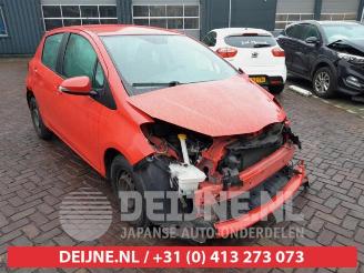 Démontage voiture Toyota Yaris Yaris III (P13), Hatchback, 2010 / 2020 1.0 12V VVT-i 2016/3