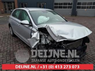 Salvage car Hyundai I-30 i30 (PDEB5/PDEBB/PDEBD/PDEBE), Hatchback, 2016 1.6 CRDi 16V 2018/9