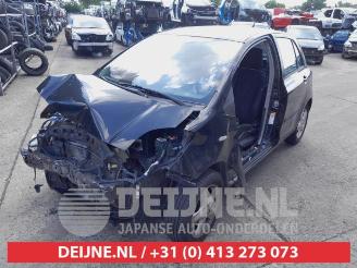 Toyota Yaris Yaris II (P9), Hatchback, 2005 / 2014 1.3 16V VVT-i picture 3