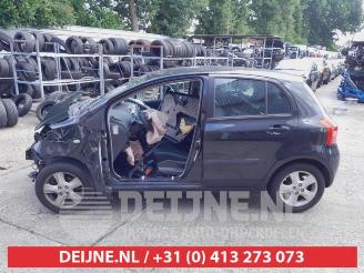 Toyota Yaris Yaris II (P9), Hatchback, 2005 / 2014 1.3 16V VVT-i picture 4