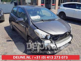 Démontage voiture Toyota Yaris Yaris III (P13), Hatchback, 2010 / 2020 1.0 12V VVT-i 2013/7