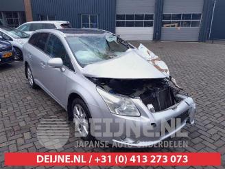 Coche siniestrado Toyota Avensis Avensis Wagon (T27), Combi, 2008 / 2018 2.0 16V VVT-i 2009/5