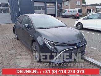 Coche siniestrado Toyota Corolla Corolla (E21/EA1/EH1), Hatchback 5-drs, 2018 1.8 16V Hybrid 2021
