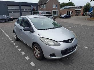 krockskadad bil auto Mazda 2  2008/8