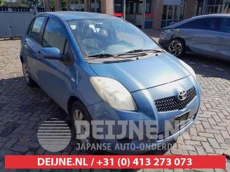 demontáž osobní automobily Toyota Yaris Yaris II (P9), Hatchback, 2005 / 2014 1.3 16V VVT-i 2006/4