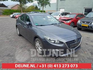 Coche siniestrado Mazda 3 3 (BM/BN), Sedan, 2013 / 2019 2.2 SkyActiv-D 150 16V 2015/6