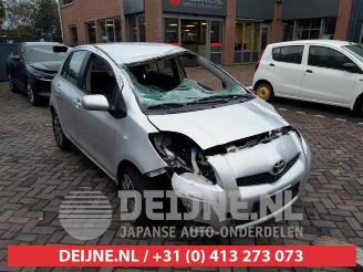 rozbiórka samochody osobowe Toyota Yaris Yaris II (P9), Hatchback, 2005 / 2014 1.33 16V Dual VVT-I 2010/3