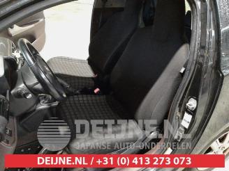 Toyota iQ iQ, Hatchback 3-drs, 2009 / 2015 1.0 12V VVT-i picture 9