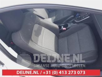 Toyota Auris Touring Sports Auris Touring Sports (E18), Combi, 2013 / 2018 1.8 16V Hybrid picture 16