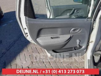 Suzuki Ignis Ignis (FH), Hatchback, 2000 / 2005 1.3 16V picture 11