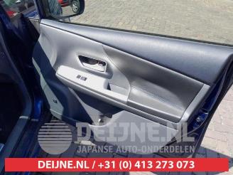 Toyota Prius Plus Prius Plus (ZVW4), MPV, 2011 1.8 Hybrid 16V picture 12