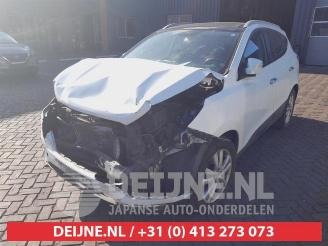 Hyundai Ix35 iX35 (LM), SUV, 2009 / 2015 2.0 CRDi 16V 4x4 picture 3