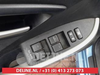 Toyota Prius Prius (ZVW3), Hatchback, 2009 / 2016 1.8 16V Plug-in picture 11