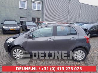 Toyota Yaris Yaris II (P9), Hatchback, 2005 / 2014 1.3 16V VVT-i picture 4