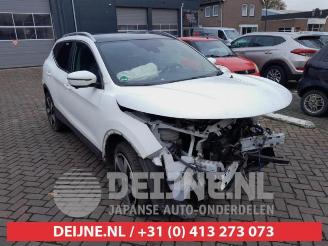 Coche siniestrado Nissan Qashqai Qashqai (J11), SUV, 2013 1.2 DIG-T 16V 2015/4