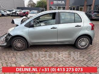 Toyota Yaris Yaris II (P9), Hatchback, 2005 / 2014 1.3 16V VVT-i picture 4