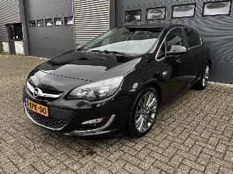 Damaged car Opel Astra 1.4 TURBO / SPORT / LEER / NAVI / CRUISE / PDC 2014/9
